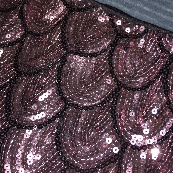 Pink sequin skirt - Picture 4 of 4